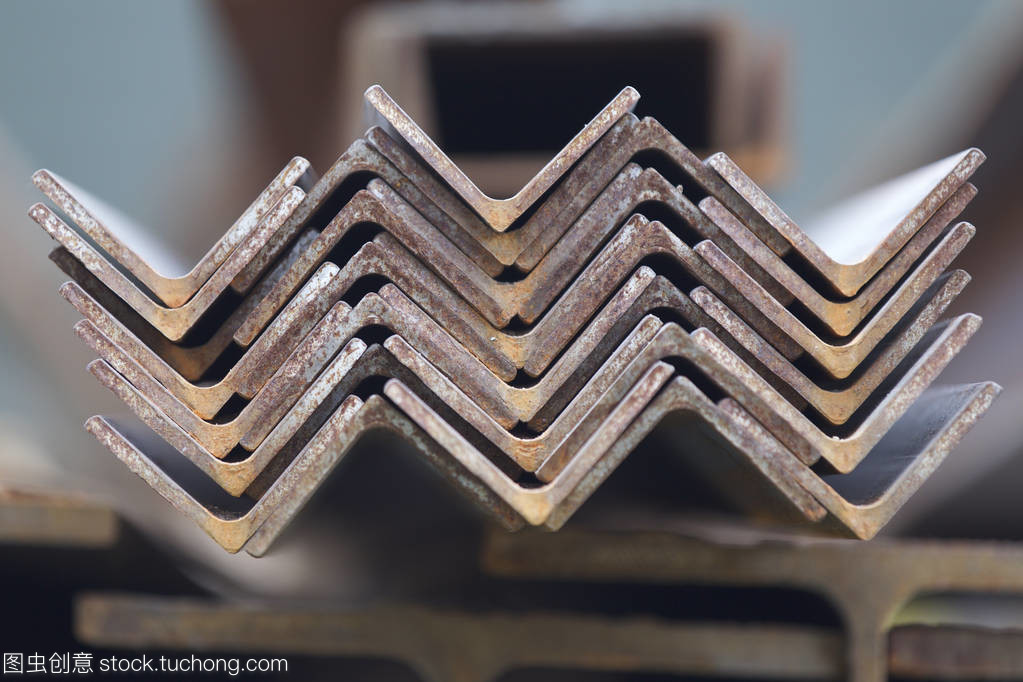 在金屬產品在倉庫包金屬齒形角