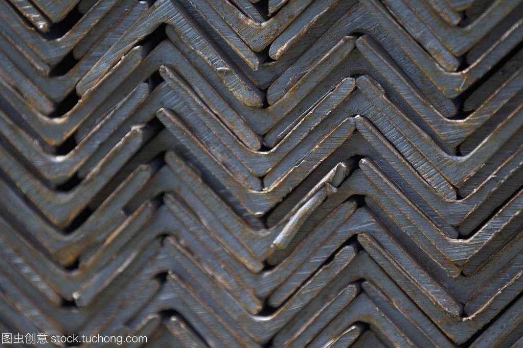 在金屬產品在倉庫包金屬齒形角